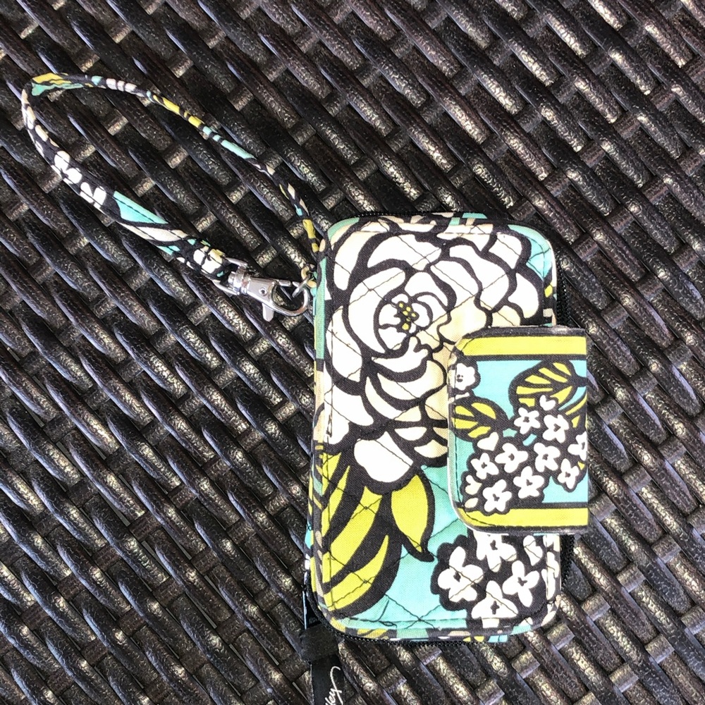 VERA BRADLEY RETIRED PATTERN WALLET